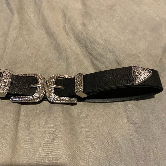 Double buckle western style belt - Picture 2 of 3